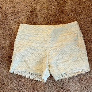 LOFT The Riviera Short Cream Lace Scalloped Hem Shorts
